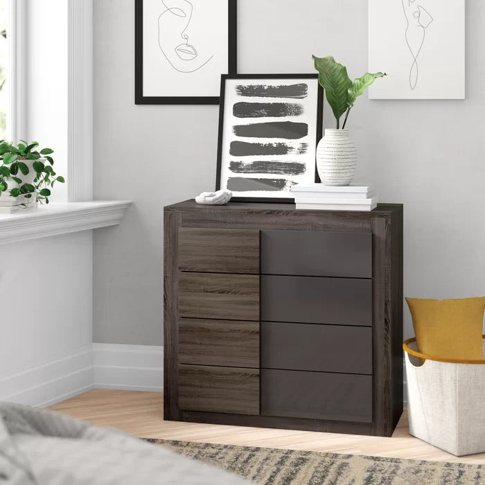 Solid WoodBelisario 4 Drawer 36.6'' W Dresser Modern Style