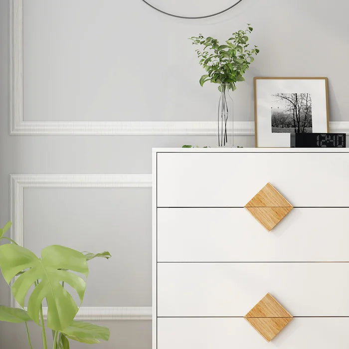 El-Yri 4 Drawer 31.49'' W Chest Outstanding Wooden Handle Stable and Durable